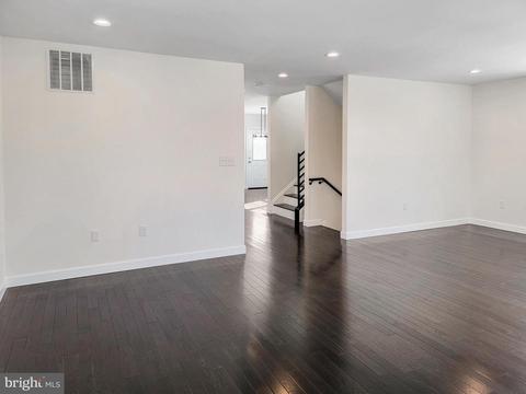 18523 Amidon Ave, Triangle, VA 22172 photo 4