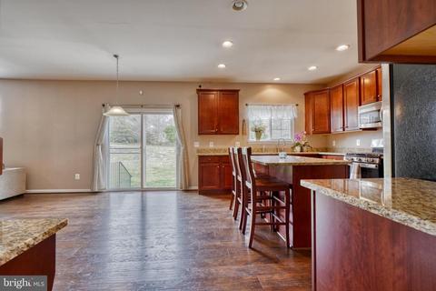 18575 Quantico Gateway Dr, Triangle, VA 22172 photo 9
