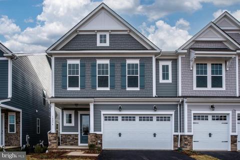18234 Moss Garden Rd, Dumfries, VA 22026
