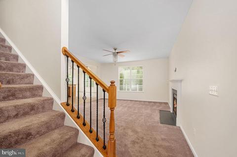 4208 Lehman Ct, Triangle, VA 22172 photo 7