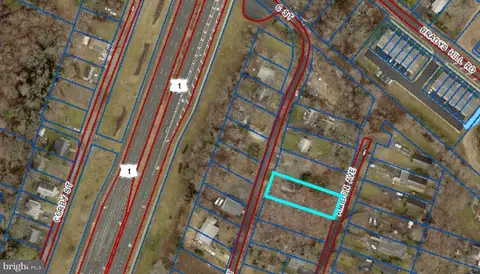 18513 Triangle St, Triangle, VA 22172