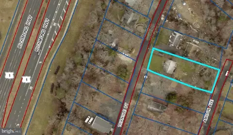 18509 Triangle St, Triangle, VA 22172