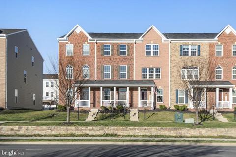 1718 Featherstone Rd, Woodbridge, VA 22191