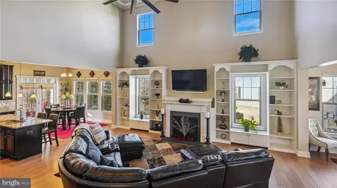 17000 Silver Arrow Dr, Dumfries, VA 22026