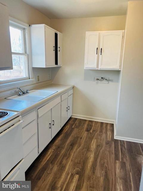 5717 Artemus Rd, Gainesville, VA 20155 photo 5