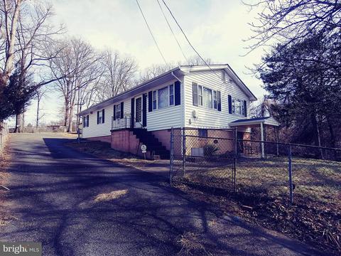 19005 Queen Dr, Triangle, VA 22172 photo 2
