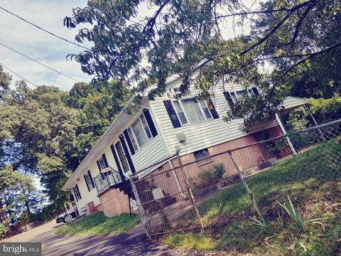 19005 Queen Dr, Triangle, VA 22172 photo 3