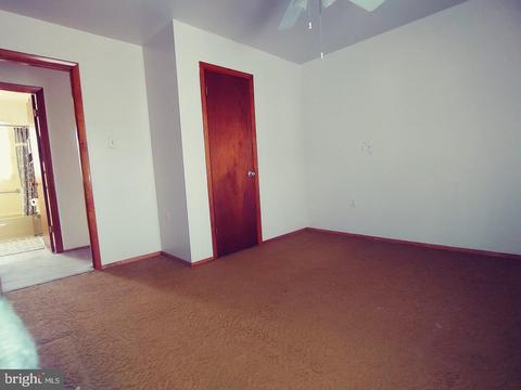 19005 Queen Dr, Triangle, VA 22172 photo 14