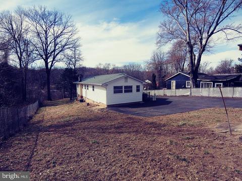 19005 Queen Dr, Triangle, VA 22172 photo 6