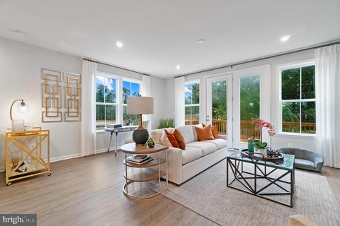 10545 Waterbury Woods Way, Manassas, VA 20110