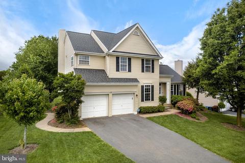 8105 Fruit Wood Ct, Manassas, VA 20111