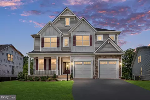 7526 Pine St, Manassas, VA 20111