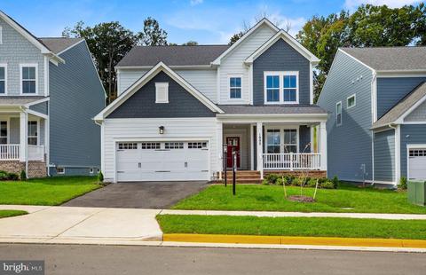 1992 Silver Sycamore Ln, Dumfries, VA 22026