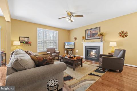 18571 Quantico Gateway Dr, Triangle, VA 22172 photo 3