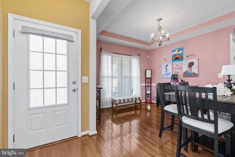 18571 Quantico Gateway Dr, Triangle, VA 22172 photo 2