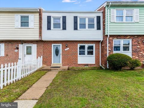 2311 Mcclellan Ct, Dumfries, VA 22026