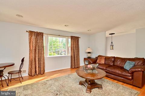 18416 Cabin Rd, Triangle, VA 22172 photo 4