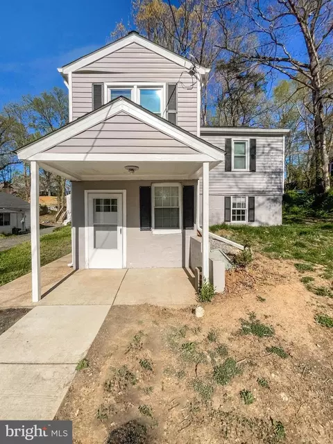 18608 Old Triangle Rd, Triangle, VA 22172