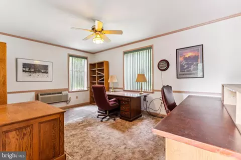 7501 Falkland Dr, Gainesville, VA 20155 photo 6