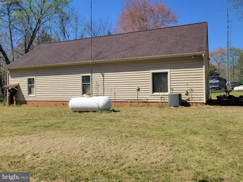 7501 Falkland Dr, Gainesville, VA 20155 photo 53