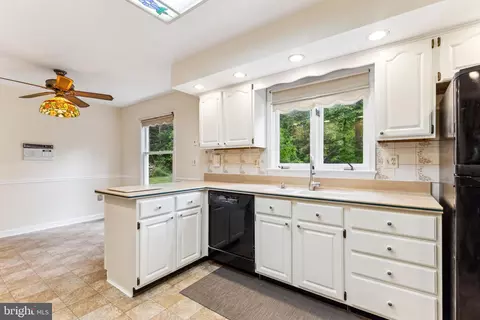 7501 Falkland Dr, Gainesville, VA 20155 photo 30
