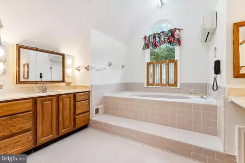 7501 Falkland Dr, Gainesville, VA 20155 photo 36