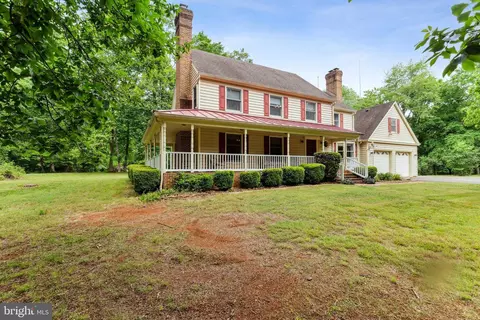 7501 Falkland Dr, Gainesville, VA 20155 photo 12