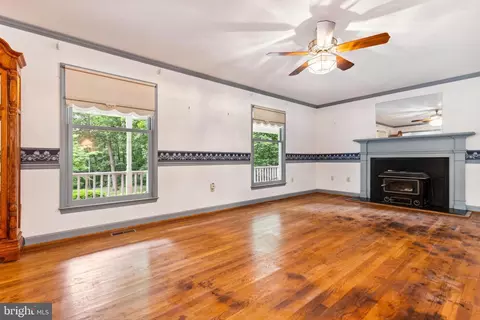 7501 Falkland Dr, Gainesville, VA 20155 photo 19