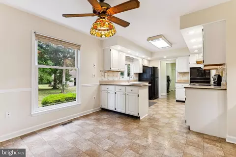 7501 Falkland Dr, Gainesville, VA 20155 photo 32