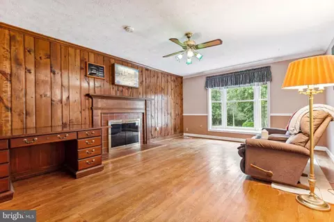 7501 Falkland Dr, Gainesville, VA 20155 photo 24