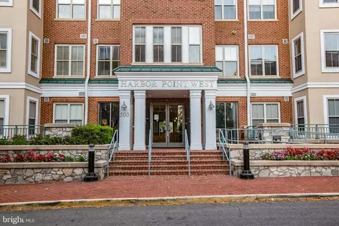 500 Belmont Bay Dr #111, Woodbridge, VA 22191