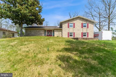18429 Cabin Rd, Triangle, VA 22172 photo 9