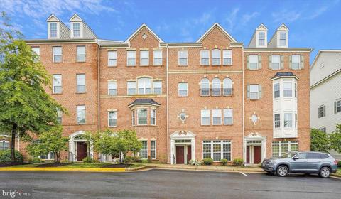15300 Regents Park Dr, Woodbridge, VA 22191