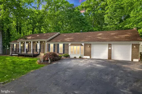 14850 Courage Dr, Woodbridge, VA 22193