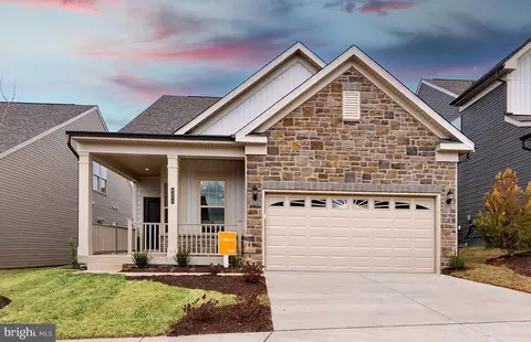 6872 Moonstone Peony Ln, Haymarket, VA 20169