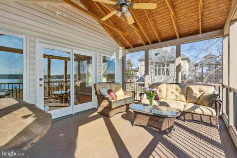 18497 Running Pine Ct, Triangle, VA 22172 photo 6