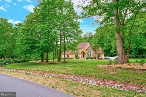 13700 Holly Forest Dr, Manassas, VA 20112
