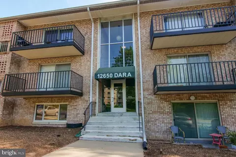 12650 Dara Dr #T2, Woodbridge, VA 22192