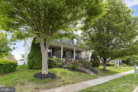 8801 Yellow Hammer Dr, Gainesville, VA 20155