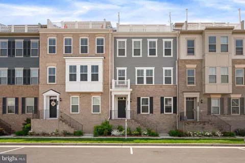1765 Cottonwood Grove Rd, Dumfries, VA 22026