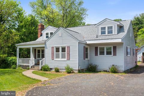 8512 Rolling Rd, Manassas, VA 20110