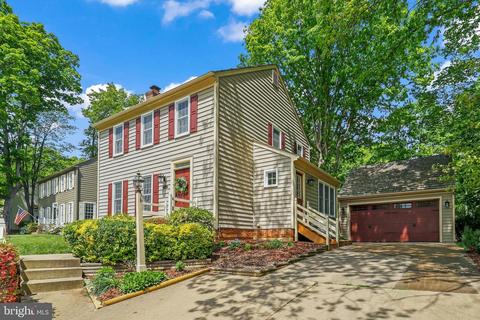 15475 Golf Club Dr, Dumfries, VA 22025