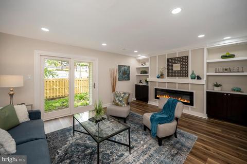 16612 Galt Ct, Woodbridge, VA 22191