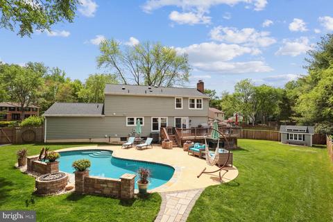 4822 Regiment Ct, Woodbridge, VA 22193