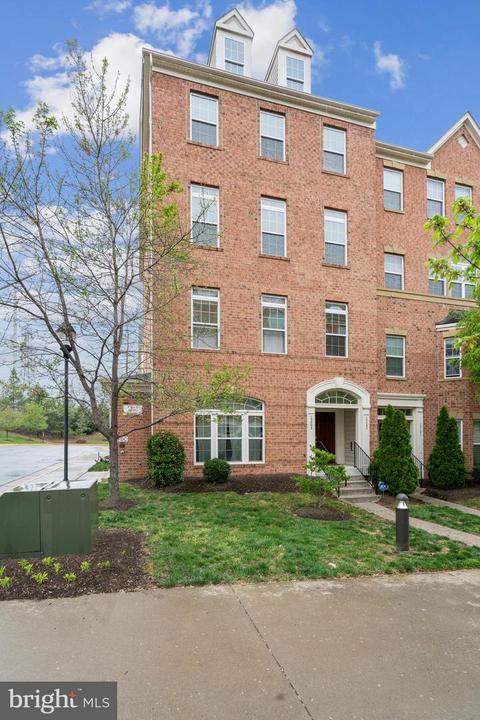 15097 Leicestershire St, Woodbridge, VA 22191