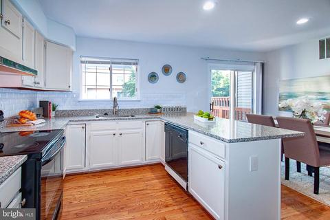 8302 Singleton Ter, Manassas, VA 20109 photo 8