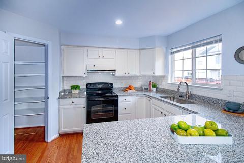 8302 Singleton Ter, Manassas, VA 20109 photo 9