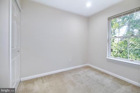 8302 Singleton Ter, Manassas, VA 20109 photo 18