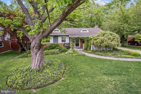 2210 Windjammer Dr, Woodbridge, VA 22192