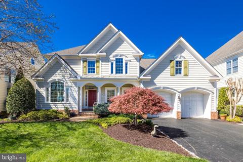 8174 Snead Loop, Gainesville, VA 20155